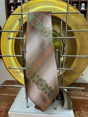 💚Gentry Brown and Green Medallion Pattern Men's Tie